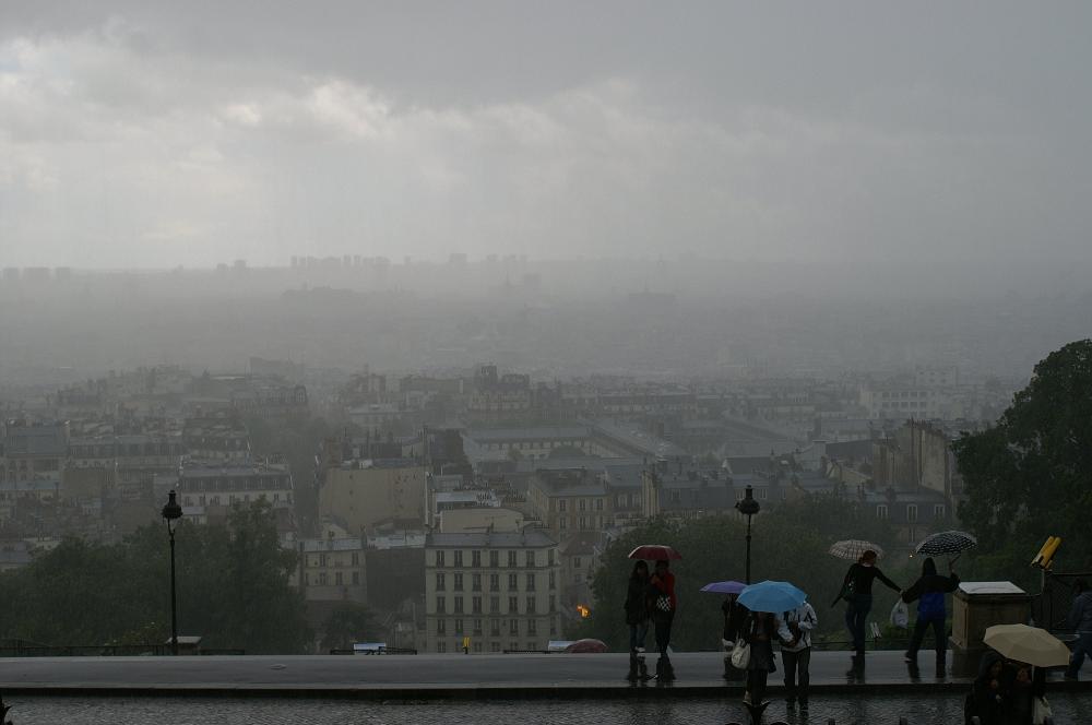 Eső és vihar a Sacre Coeur-ön