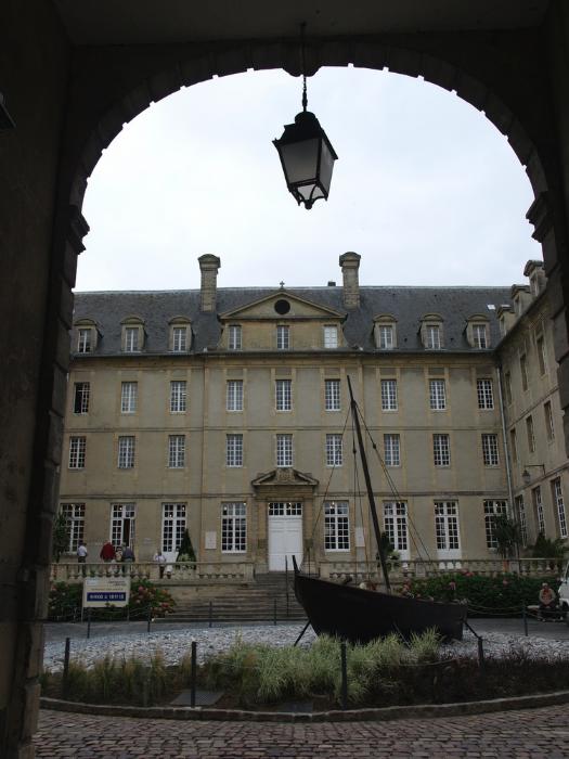 Bayeux, a Tapisserie kapuja